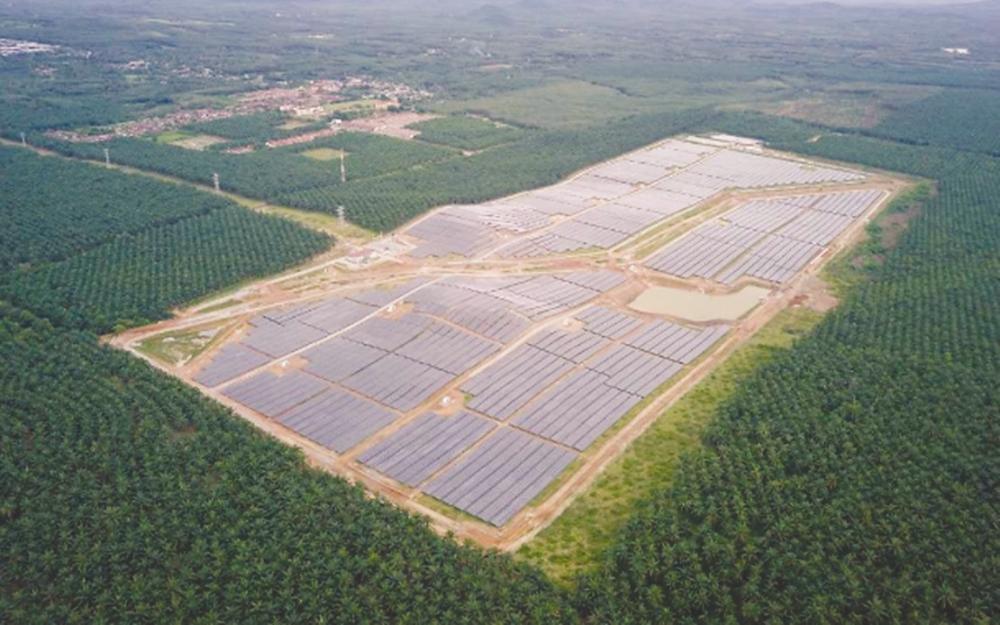 The 30 megawatt plant is equipped with 134,880 solar photovoltaic panels with 14 inverters. – BERNAMAPIX