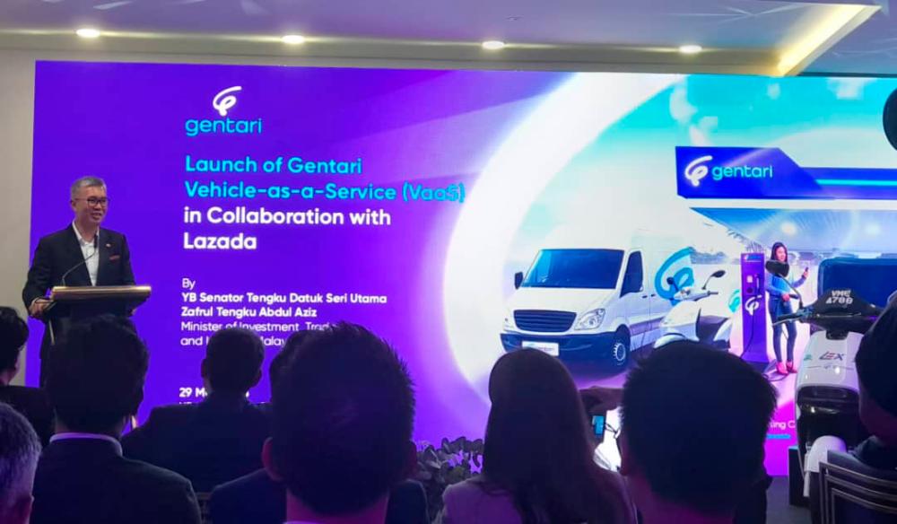 Tengku Zafrul speaking at the launch of Gentari Green Mobility MY Initiative.