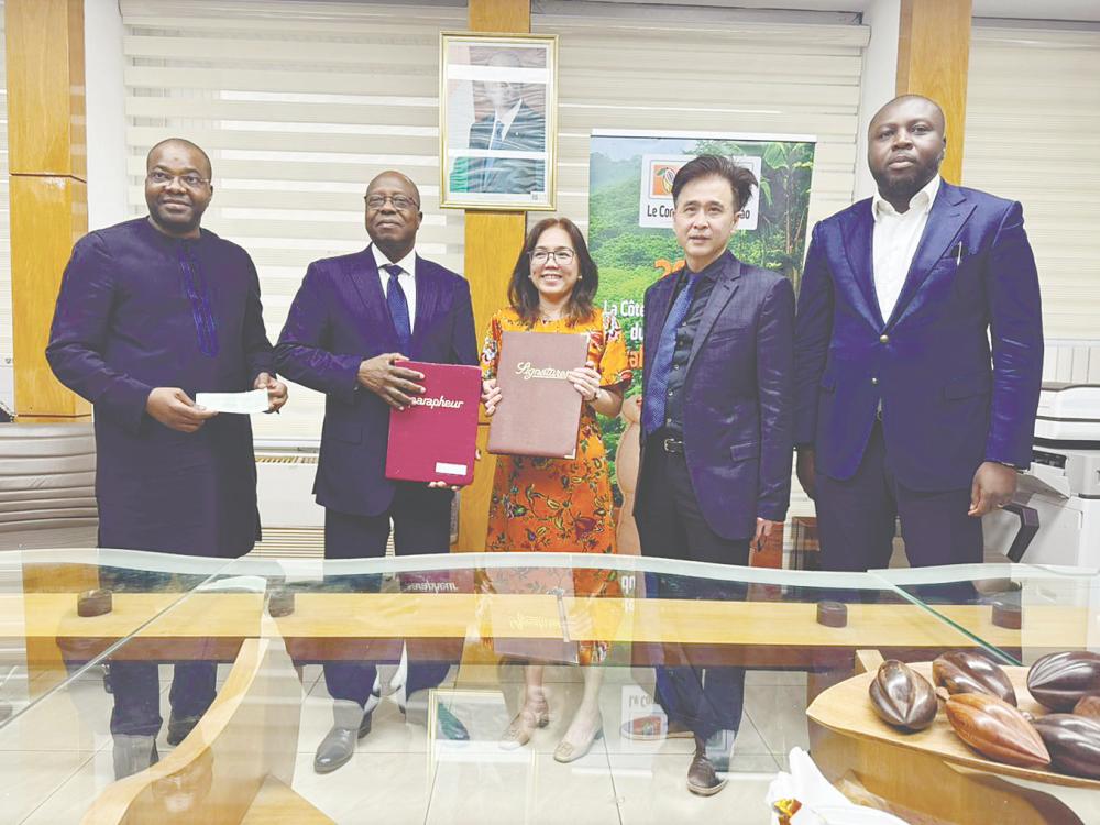 From left: Coffee-Cocao Council chief financial officer Seydou Abdou and general manager Yves Brahima Koné; Guan Chong commercial director Elsa Tay See Min, chief financial officer and executive director Hia Cheng; and Coffee-Cocao Council managing director Cheick Traore.