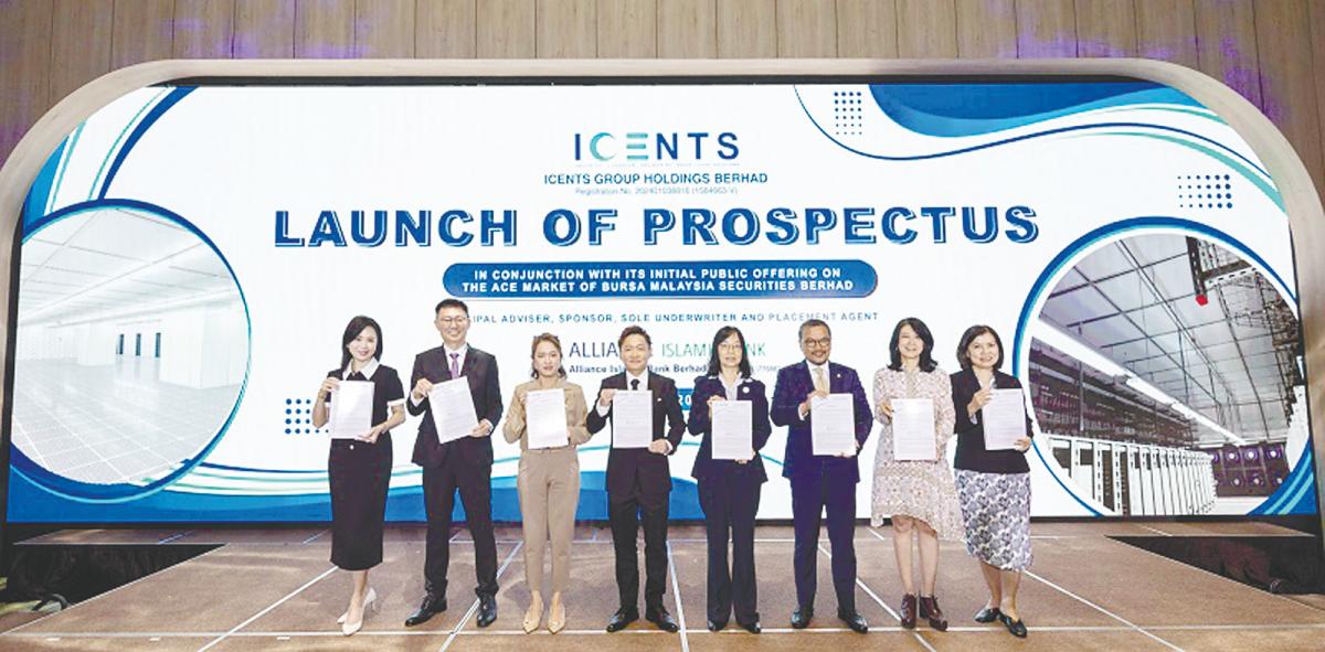 From left: iCents Group executive directors Tan Wei Ying and Foo Siang Leng, substantial shareholder Faye Khor Fei Yi, Ong, independent non-executive chairperson Lim Bee Vian, Alliance Islamic Bank CEO Rizal IL-Ehzan Fadil Azim, Alliance Bank Malaysia group chief corporate and institutional banking officer Teoh Chu Lin and Alliance Islamic Bank senior vice-president, coverage and origination of Islamic capital markets Lim Shueh Li at the prospectus launch.