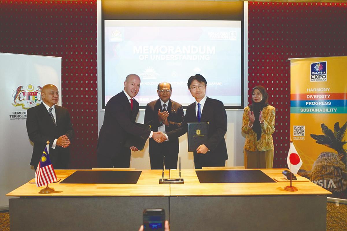 From left: Mosti Undersecretary of Technology Transfer and R&amp;D Commercialisation Division Boniface Edwin Manung, Abdelali, Hasnol Zam Zam, Muramatsu and Malaysia Pavilion Director, Expo 2025 Osaka Ellyza Mastura Ahmad Hanipiah at the signing ceremony.