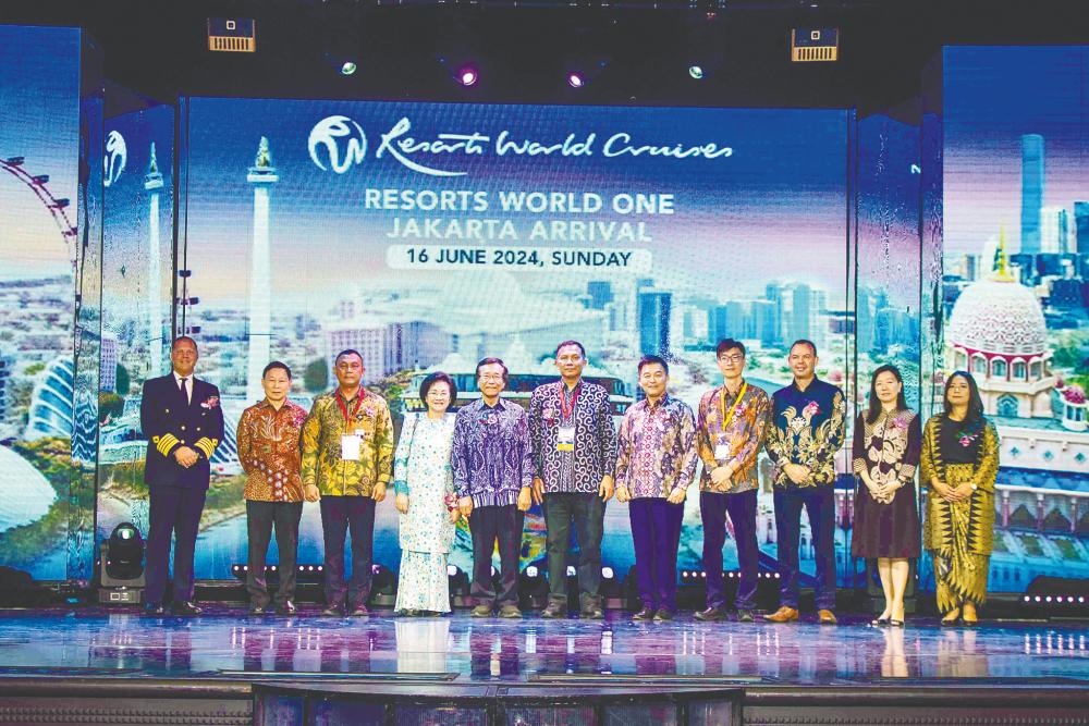 A special event was held in Jakarta to welcome the maiden arrival and mark the first sailing of Resorts World One.