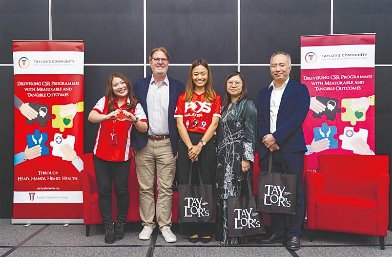 From left: Taylor’s Education Group Sustainability Office head May Wong; Taylor’s Education Pte Ltd president and ESG co-chair Karl Engkvist; Pos Malaysia sustainability reporting and ESG strategy senior manager Chook Yi Jean; CIMB Bank Bhd corporate responsibility head Ng Tsu Mae and ESGpedia co-founder and managing director Benjamin Soh posing for a picture after the ESG leadership panel session on Shaping a Regenerative Future through Mindsets, Metrics and Movements.