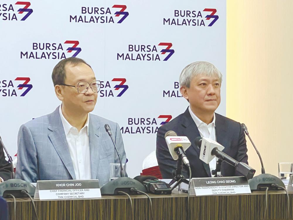 Leong (left) and TMK Chemical non-independent executive director and managing director Wong Kin Wah at the press conference following the company’s listing on Bursa Malaysia.