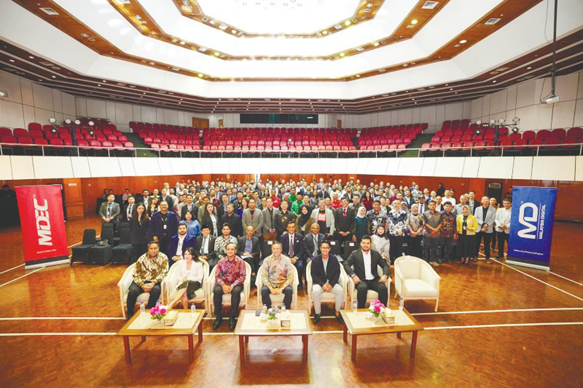 Malaysian and Indonesian delegates at DEX CONNEX Indonesia.