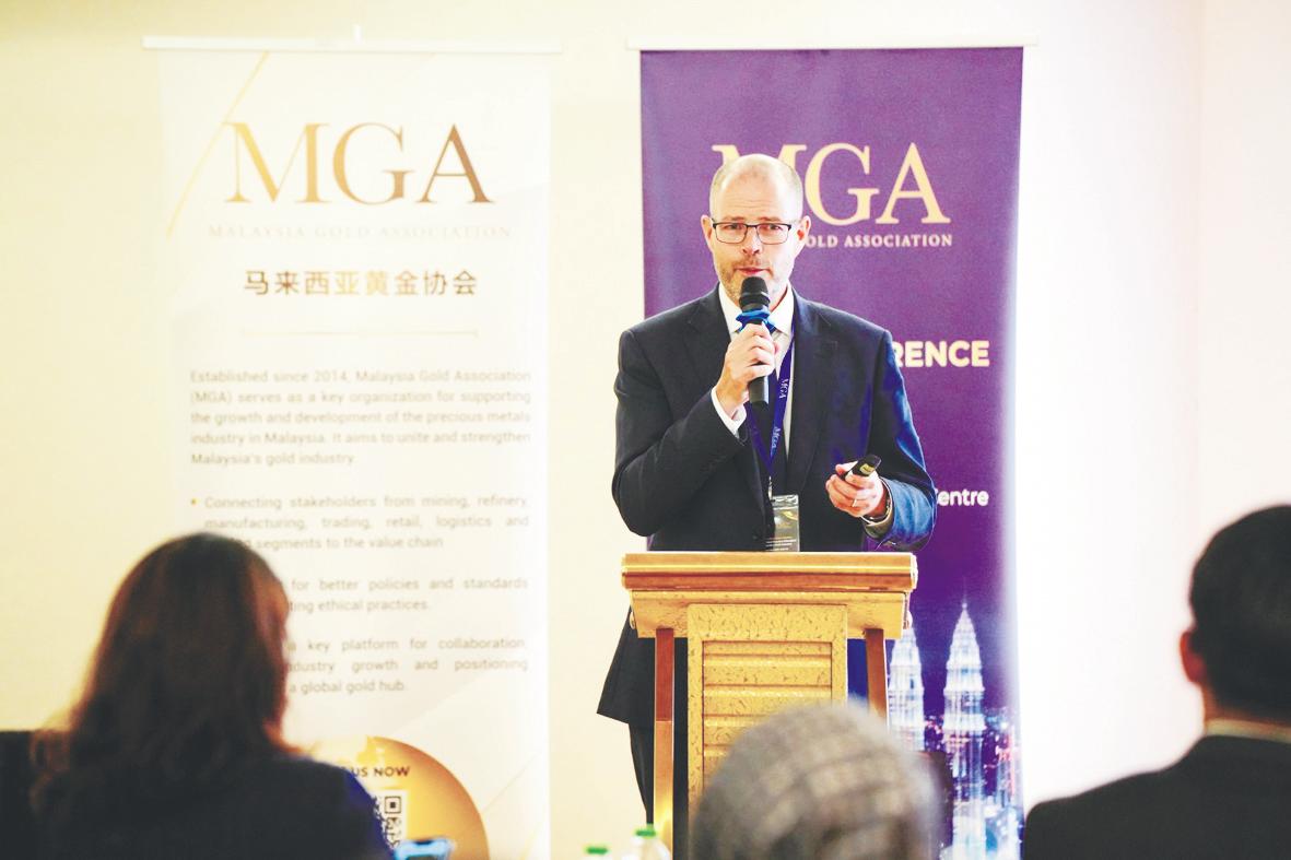 Oswin shares insights on the Retail Gold Investment Principles during a strategic engagement session in Kuala Lumpur.