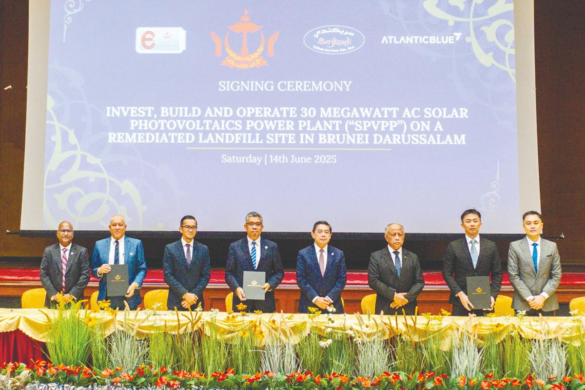 The project was formalised on Saturday following the signing of three pivotal agreements – a joint venture agreement, a land lease agreement and a 25-year power purchase agreement.