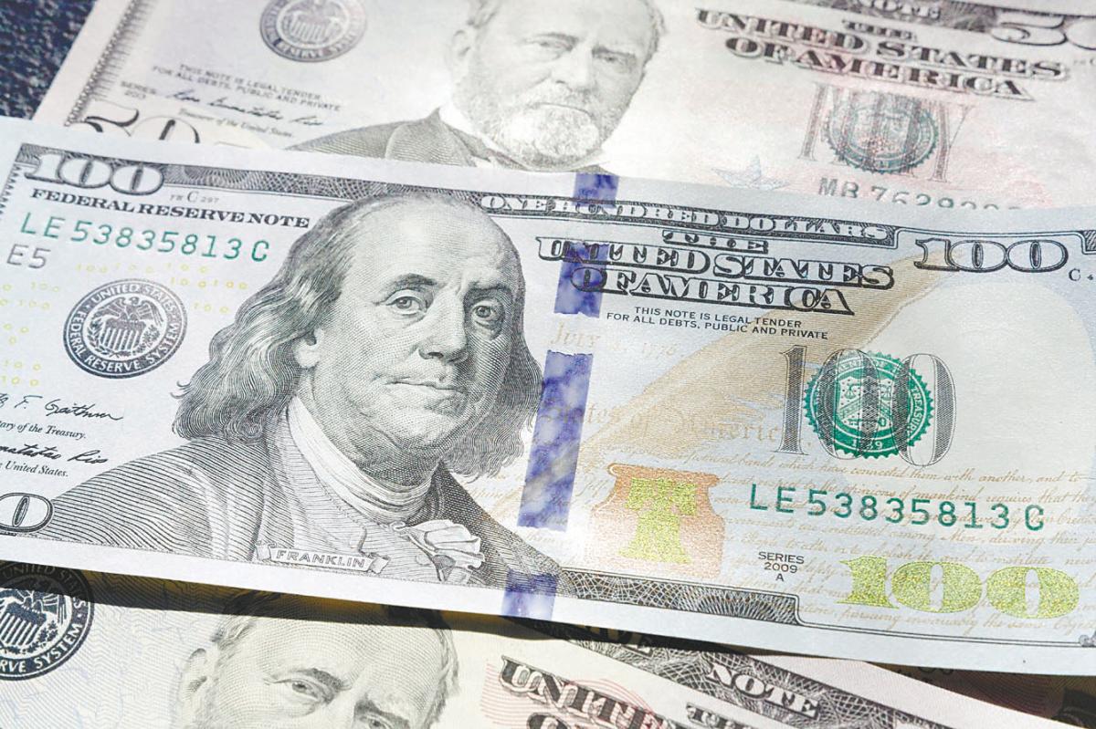 Selling pressure mounts as investors view dollar as overvalued and shift away from USD assets. – unsplash pix