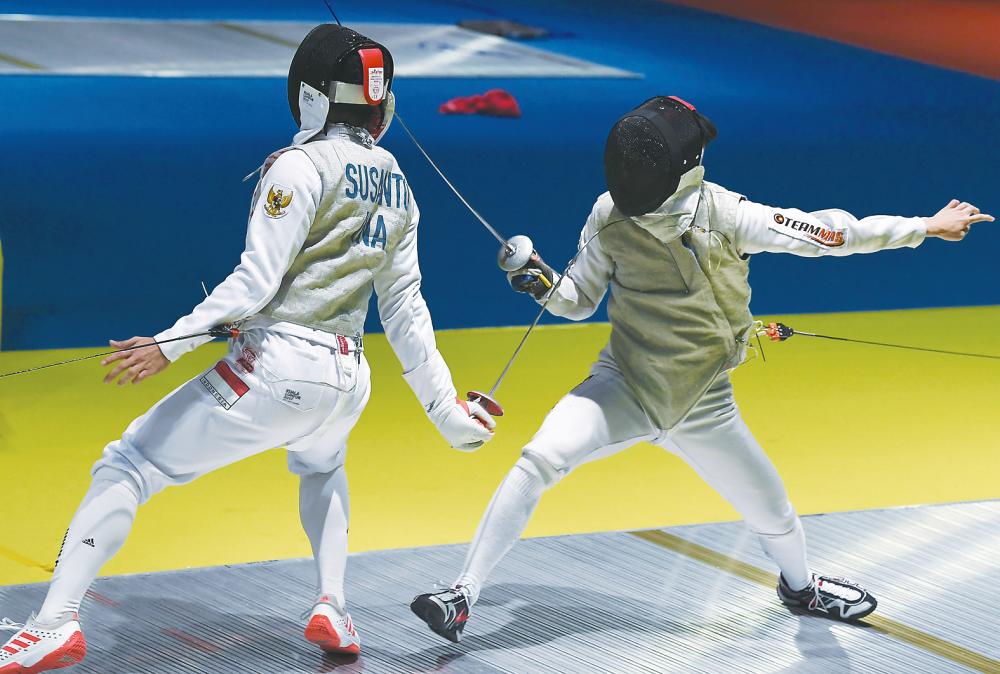 The ability to make split second decisions, accuracy and dedication are key to success in fencing and business. – Bernamapix