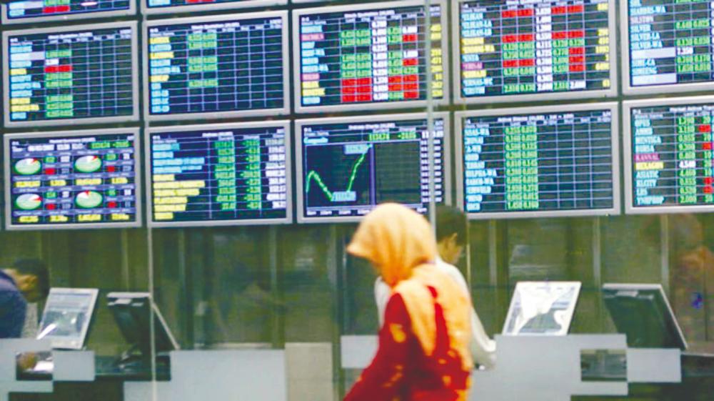 The lack of interest by foreign investors in the stock market here boils down to the lack of growth in Malaysia. – AFPPIX