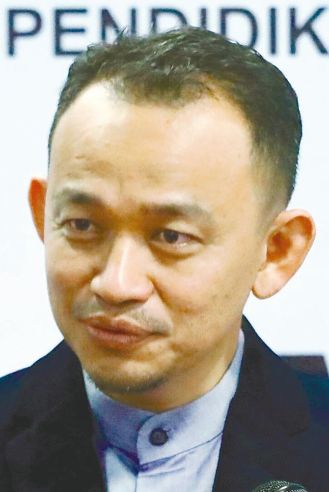 Maszlee needs to think outside the separate subject boxes as proposed by educationist Ken Robinson: “School systems should base their curriculum not on the idea of separate subjects, but on the much more fertile idea of disciplines ... which makes possible a fluid and dynamic curriculum that is interdisciplinary”.