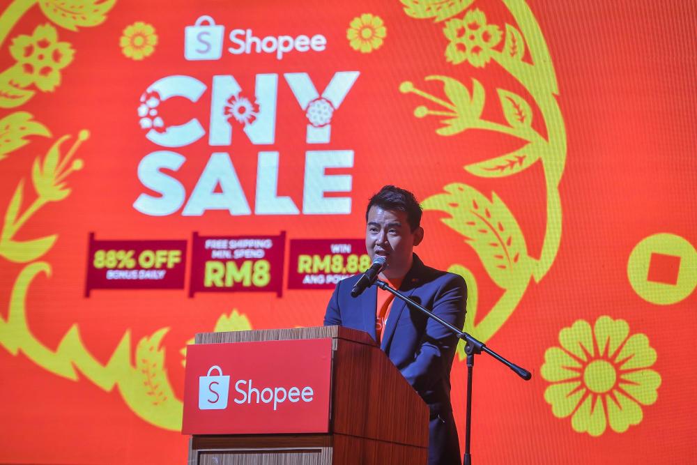 $!Shopee’s head of marketing, Kenneth Soh during his speech at the launch. — SUNPIX BY ADIB RAWI