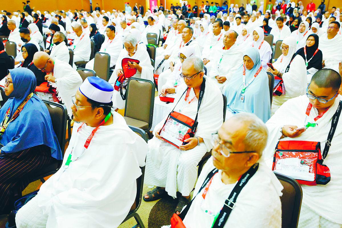 Sharifa said most elderly pilgrims have chronic illnesses, making health screenings vital to ensure only the fit could handle the physically demanding journey. – BERNAMAPIC