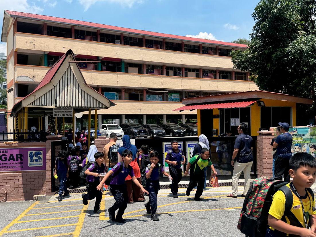 Lee said occupational safety and health should also apply at schools as they are standard workplaces in which teachers, staff and students share the same environment daily. – MASRY CHE ANI/THESUN