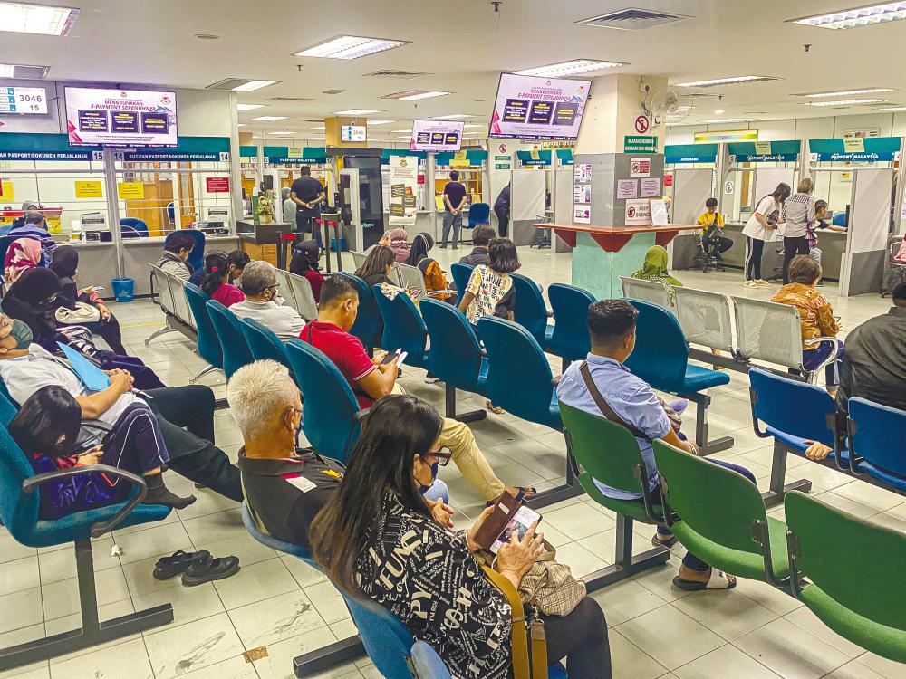 Immigration offices are less crowded now after the implementation of online renewal of passports. – AMIRUL SYAFIQ/THESUN