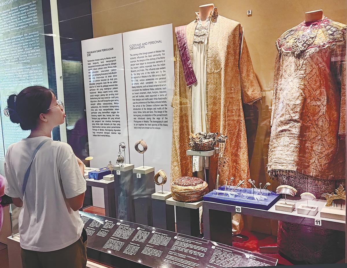 Deterring ‘inappropriate’ artefact display applications