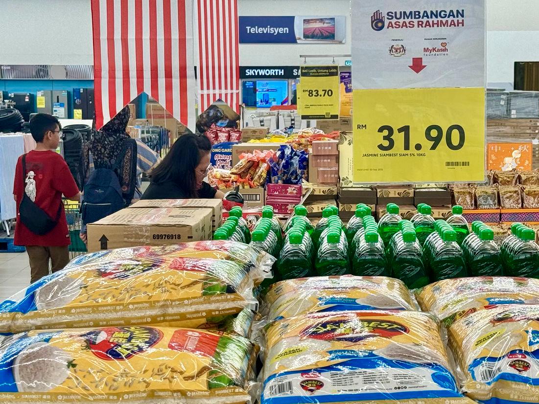 Saravanan urged households to plan purchases carefully, and to focus on food and daily needs. – ADAM AMIR HAMZAH/THESUN