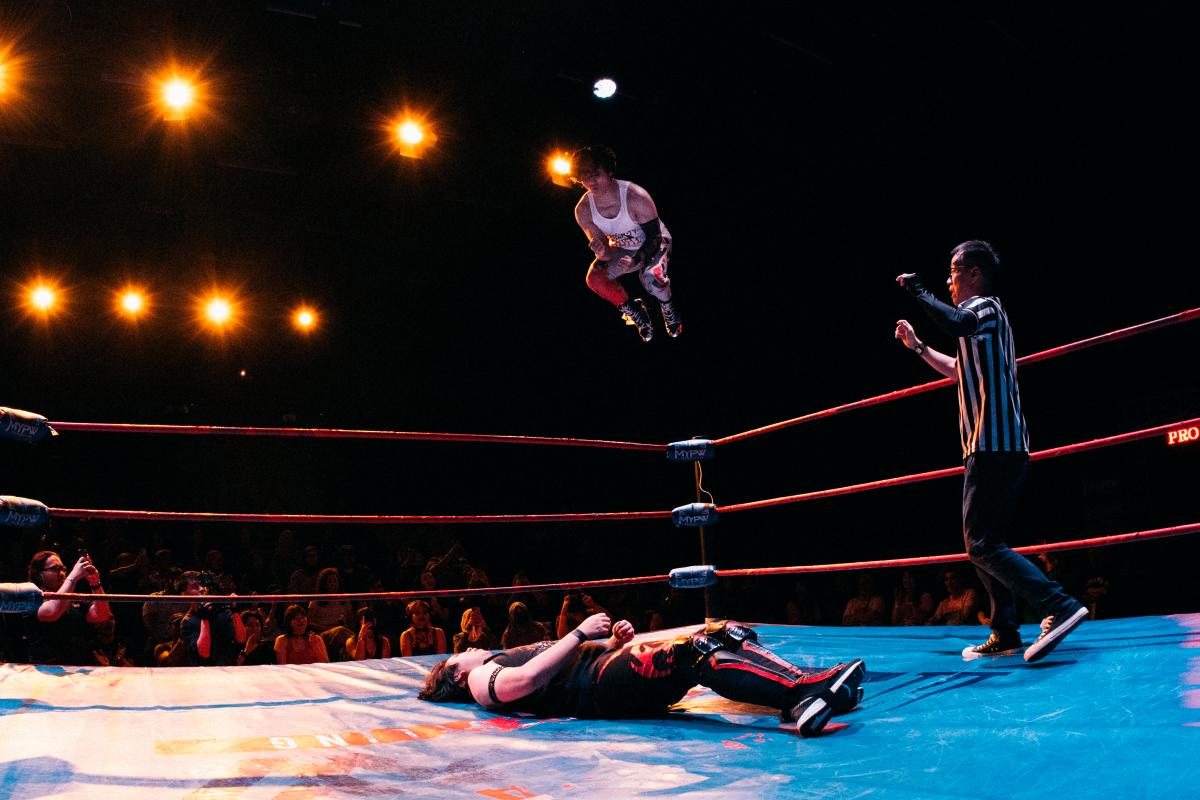 (On the ground) Orion Black and Thommy Ardhi bring both grit and style to their bout in the Journey to Gold tournament. $!(On the ground) Orion Black and Thommy Ardhi bring both grit and style to their bout in the Journey to Gold tournament.
