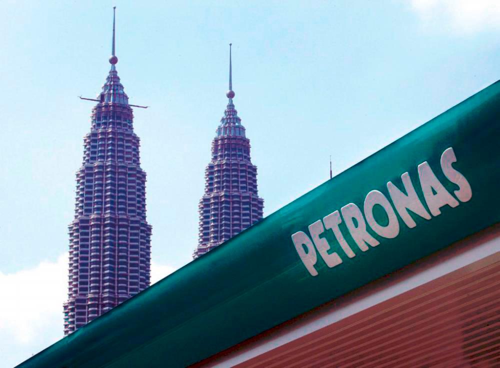 Petronas, Argentina’s YPF ink deal for major LNG plant, gas pipeline