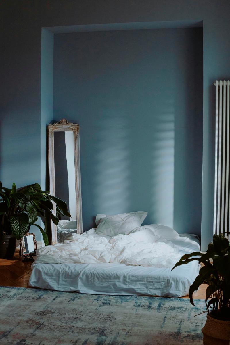 Mirror, often full-length, is typically placed at the foot of the bed. – PIC BY COTTONBRO STUDIO/PEXELS