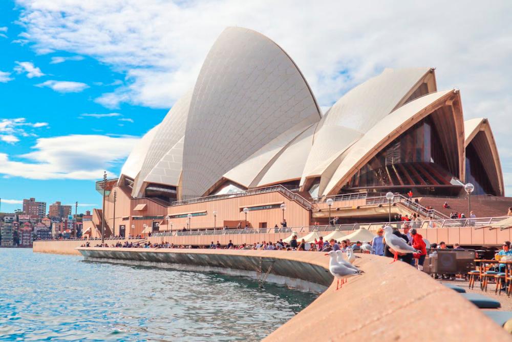 $!Enjoy iconic Sydney landmarks without overwhelming crowds in May.