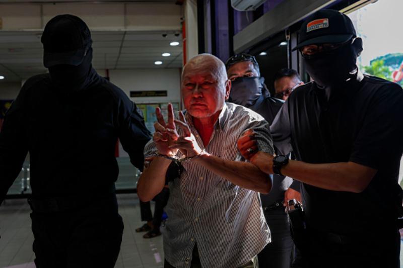 Seorang lelaki warga emas dihadapkan ke Mahkamah Majistret di sini hari ini atas pertuduhan membunuh rakannya pada 27 April lepas. - fotoBERNAMA
