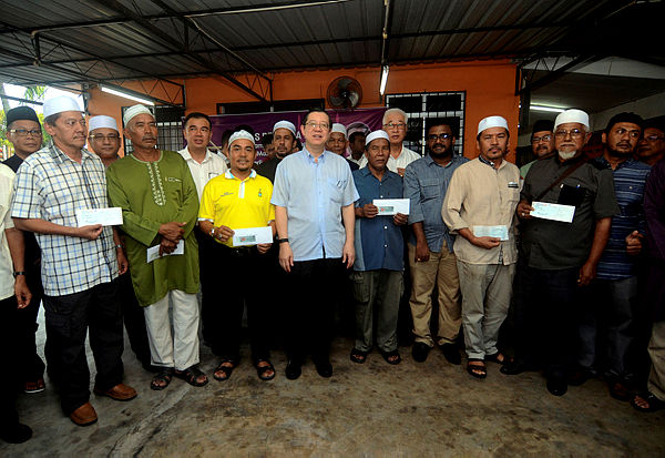 Finance Minister Lim Guan Eng pictured after attending breaking-the-fast and handing over contributions to mosques and surau at the Jamek Mosque Kubang Buaya today. — Bernama