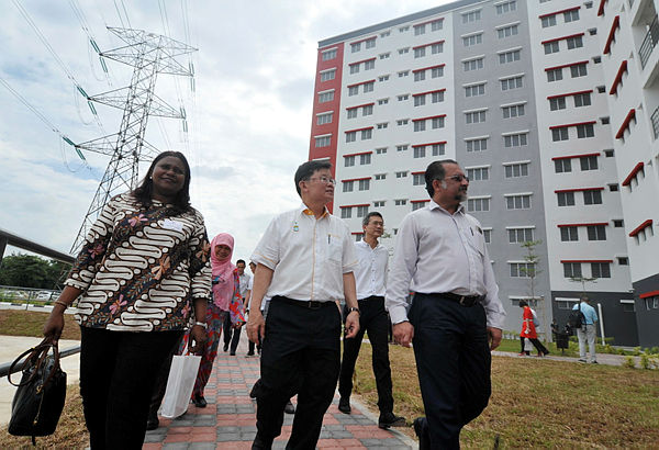 Penang Chief Minister Chow Kon Yeow (C) during a working visit to the launch of the first CAT in Batu Kawan. — Bernama
