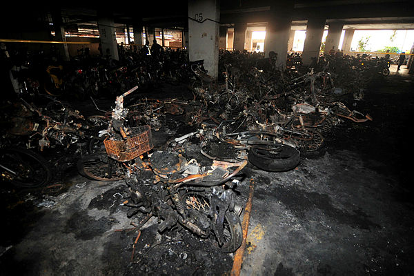 A total of 68 motorcycles were destroyed by a fire at the parking area of the Taman Alor Vista Relau Park apartment, in Bayan Lepas, early on the morning of April 17, 2019. — Bernama