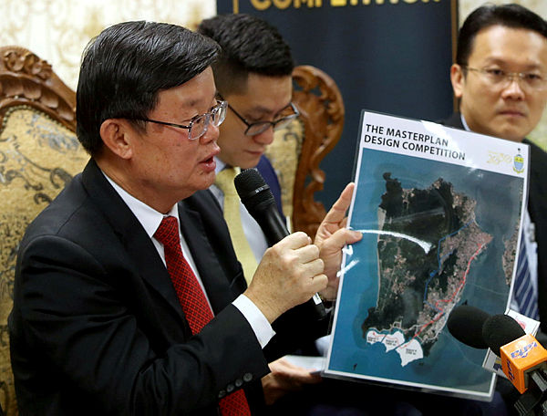 Penang Chief Minister Chow Kon Yeow during a press conference in Dewan Sri Pinang on Nov 6