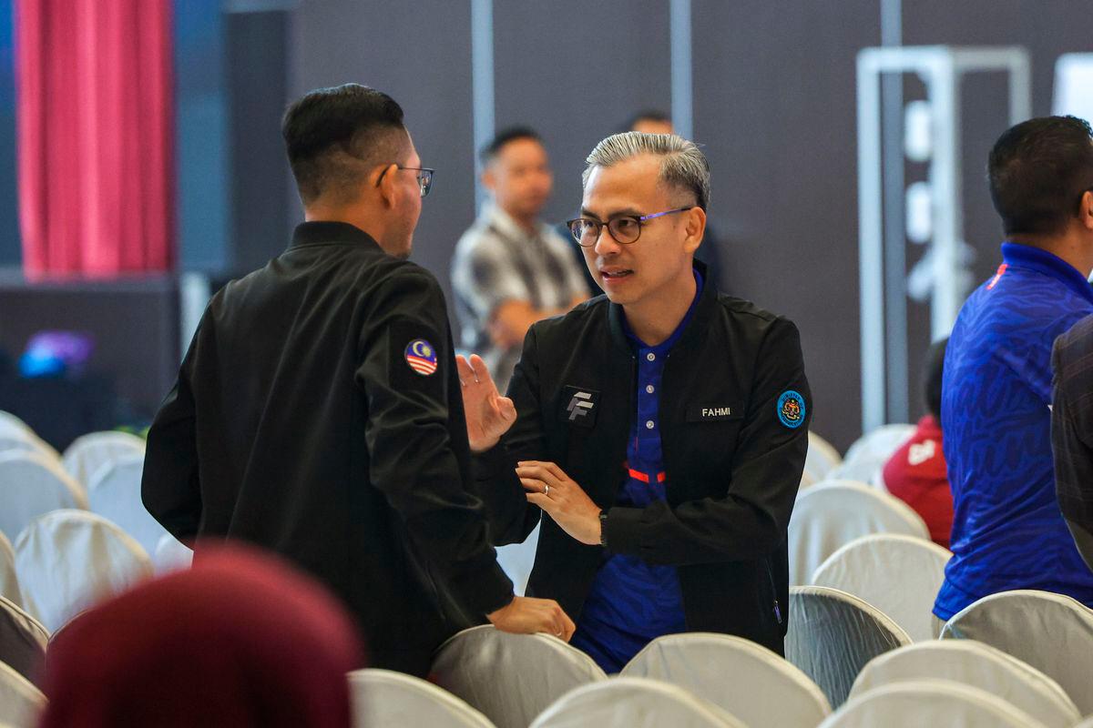 Menteri Komunikasi Datuk Fahmi Fadzil ketika meninjau raptai penuh sempena Sambutan Hari Malaysia 2025 di Pusat Konvensyen PICCA @ Arena Butterworth, semalam - fotoBERNAMA