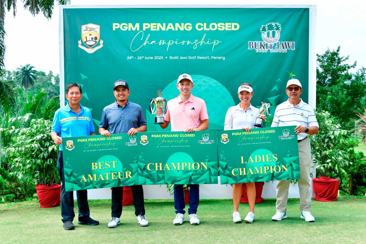 (From left to right) Mr Khor Kim Tong, General Manager of Bukit Jawi Golf Resort, Zia Iqmal, Best Amateur, Ben Leong, Champion, Genevieve Ling, Ladies Champion and En Nik Mustapha, General Manager of Professional Golf of Malaysia