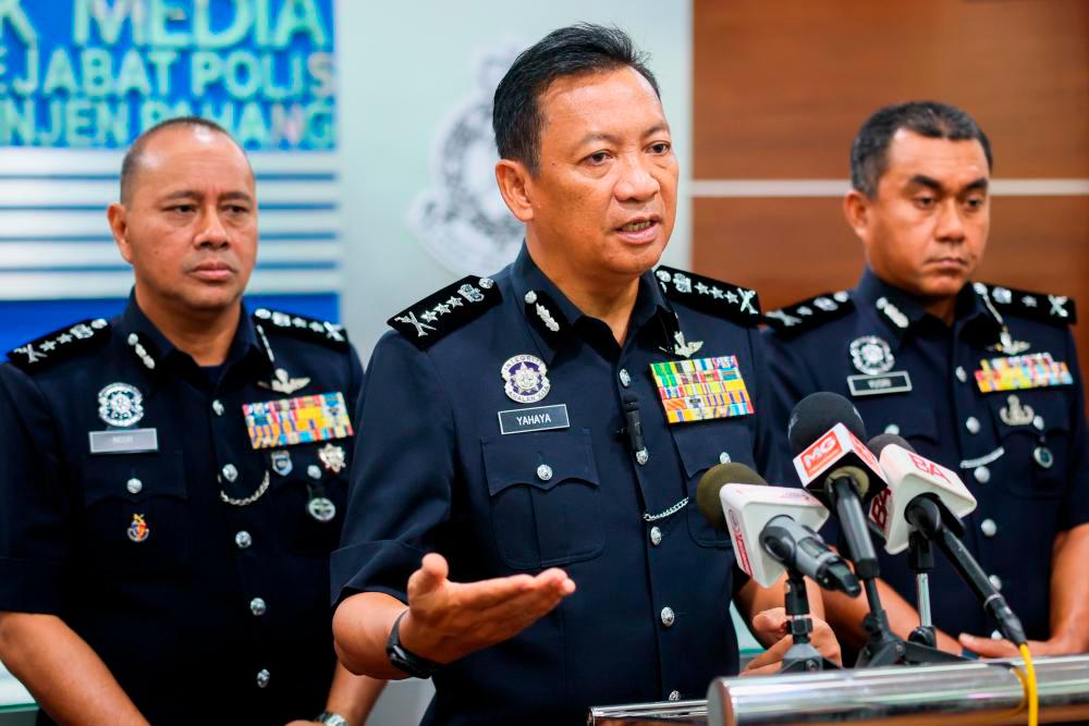 Filepix: Pahang police chief Datuk Seri Yahaya Othman (centre)/BERNAMAPix