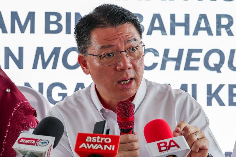 Menteri Perumahan dan Kerajaan Tempatan Nga Kor Ming bercakap pada sidang media pada Majlis Penyerahan Kunci Rumah Mesra Rakyat (RMR) dan Program Bina Baharu Rumah di Bandar serta Simbolik Penyerahan Replika Cek Peruntukan Pembangunan dan Perancangan Demi Kesejahteraan Rakyat Pahang di sini hari ini - fotoBERNAMA
