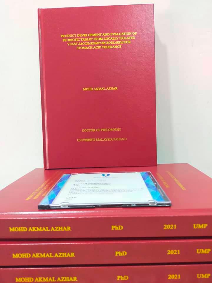 $!Delivery rider in Pahang finally earned his PhD after 4 years of hard work
