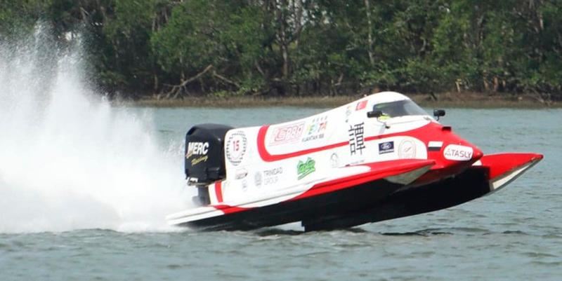 $!One of the powerboats in action during the Royal Pahang F3000 Championship. - Pix credit: Platinum Charters Sdn Bhd