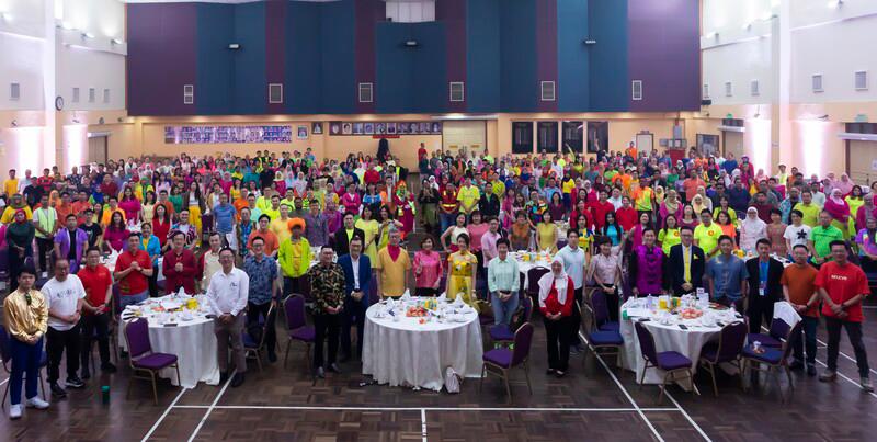 $!Tan Sri Ir. (Dr.) Lim Hock San, Group Executive Chairman of LBS, together with the esteemed Board of Directors, senior management, and over 450 employees, at the Annual Town Hall Celebration 2025.