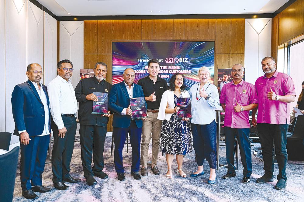 (From third left) Jawahar, Govindasamy @ Suresh, Tai and Paromeeta at the AstroBiz BIZone Fireside Chat Event.