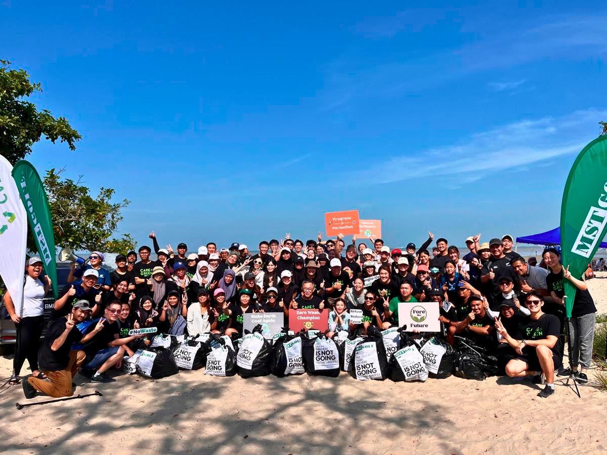 On 23rd August, more than 80 MST Golf employees, partners, and customers joined forces at Pantai Morib Baharu, collecting 181.6 kg of waste in a beach clean-up with Reef Check Malaysia and GZW RETURN™. - MST Golf pic