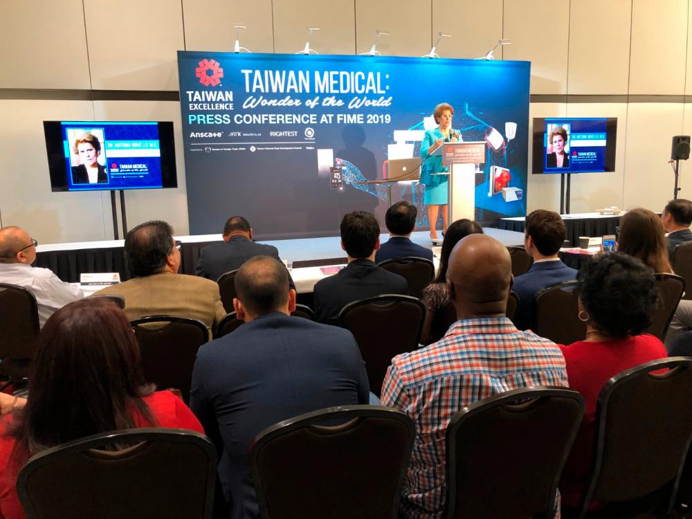 Dr Novello, former Surgeon General of the United States, hosts the 2019 US medical exhibition new product presentation