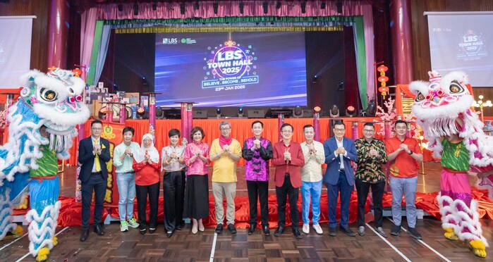 LBS’ Board of Directors shared in the festive excitement off-stage, capturing the vibrant spirit alongside the energetic lion dance during the annual.