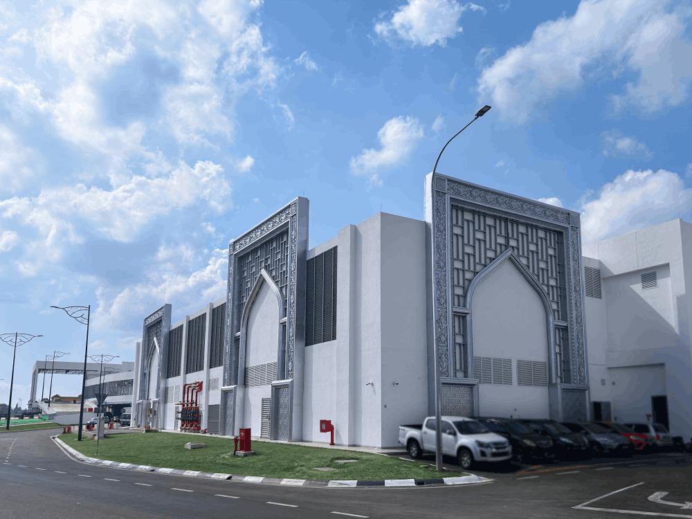 WCT recently completed the first phase of the new terminal at Sultan Ismail Petra Airport (LTSIP), Pengkalan Chepa, Kelantan, which commenced operation on May 12024. The Group is currently undertaking the remaining phases of the project to elevate passengers’ experience at LTSIP.