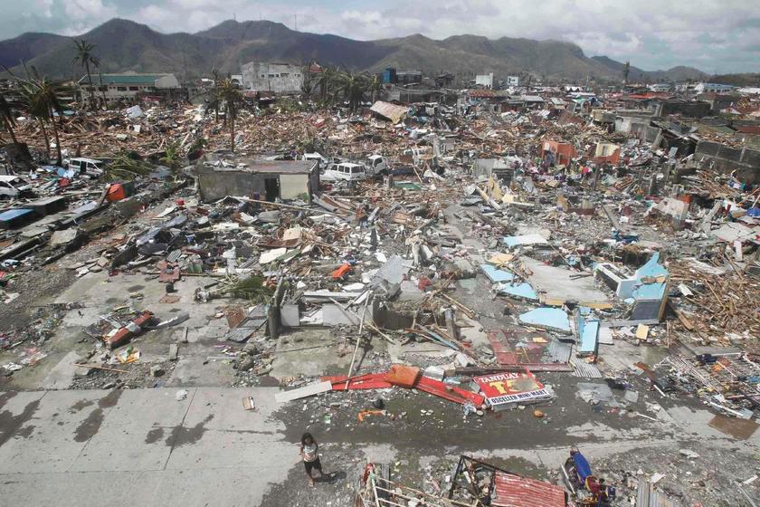 Thousands of homes destroyed near the fishing port after super Typhoon Haiyan battered Tacloban city, central Philippines November 10, 2013. ― Reuters