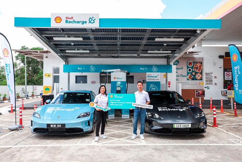 FROM RIGHT: General Manager, Mobility &amp; Convenience, Shell Malaysia, Seow Lee Ming and Winston Foong, Head of Marketing &amp; Brand Communications, Sime Darby Auto; Officiating the launch of Shell Recharge’s first East Coast to West Coast HPC network in Peninsula Malaysia.