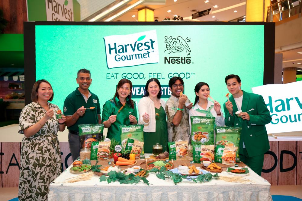 From left: Ms. Christine Lee, Food Business Manager, Nestlé Professional Malaysia; Mr. Rajesh Singh, Head of Exports Business, Nestlé Malaysia &amp; Singapore; Ms. Yit Woon Lai, Business Executive Officer, Nestlé Professional Malaysia &amp; Singapore; Ms. Catherine Yap, Head of Nestlé Plant-Based Meal Solutions Malaysia &amp; Singapore; Mr. Arwind Kumar, Friend of Nestlé Harvest Gourmet; Ms. Qiu Wen, Friend of Nestlé Harvest Gourmet; Mr. Dini Schatzmann, Friend of Nestlé Harvest Gourmet unveiled the official launch of the #LoveAtFirstBite campaign. – PICS BY NESTLE HARVEST GOURMET