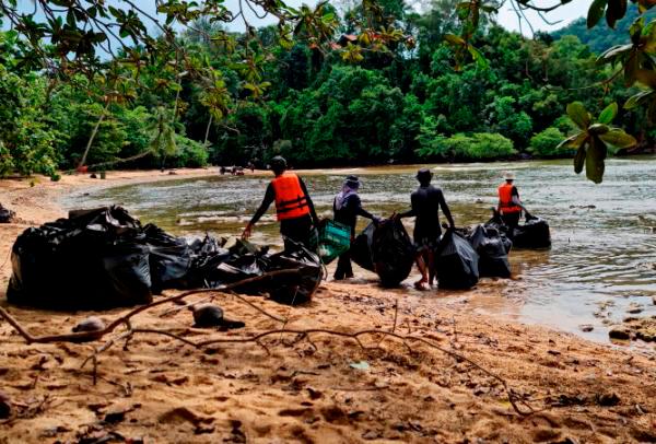 While the Blue Economy presents a promising approach to sustainable development, Malaysia must address significant governance challenges, policy gaps and emerging threats to ensure its success. – SUNPIC