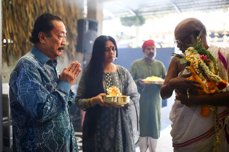 $!Tan and GuruMatha participating in a ceremony to bless the new soup kitchen. ADAM AMIR HAMZAH/THESUN