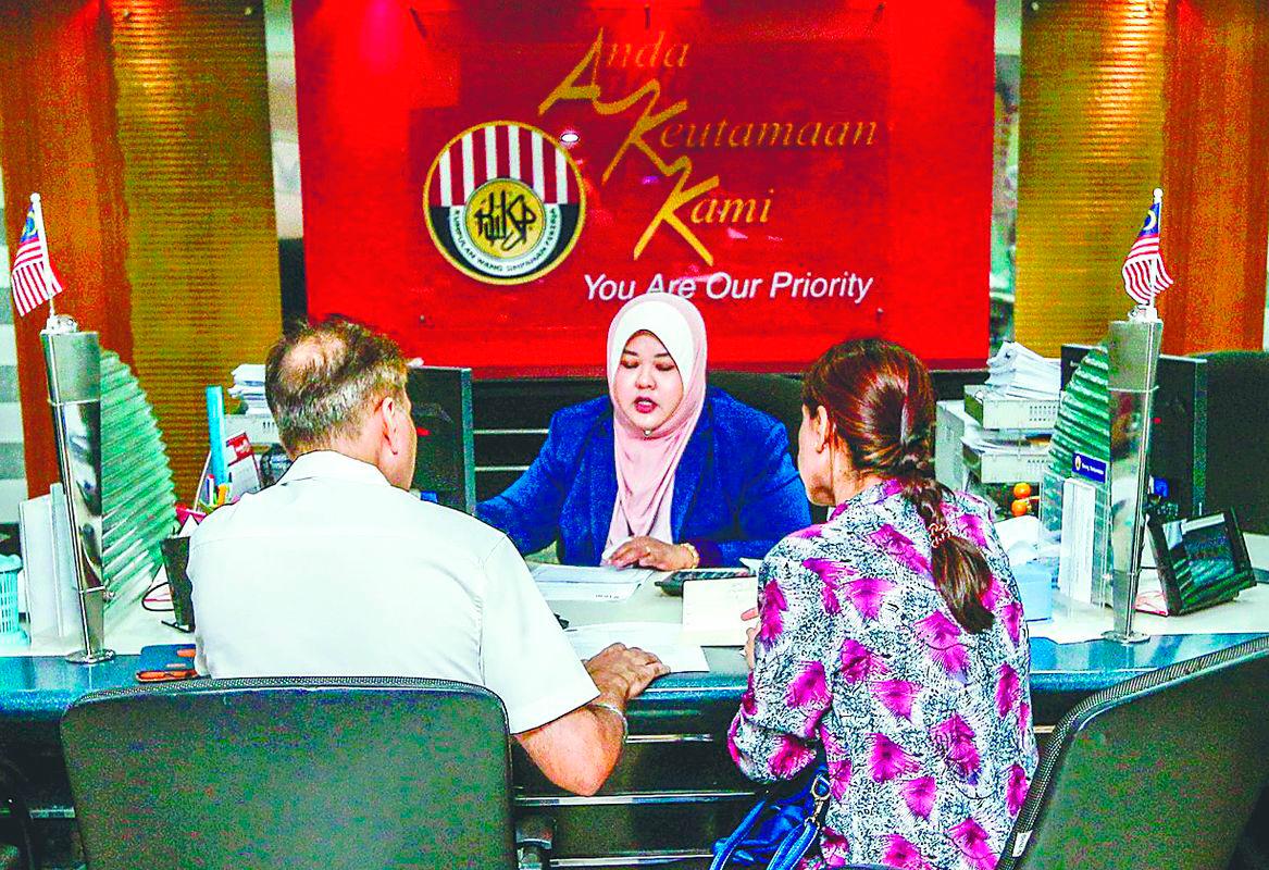Most senior citizens lack pensions or EPF savings, especially those who have spent their lives in informal or gig work. – SUNPIC