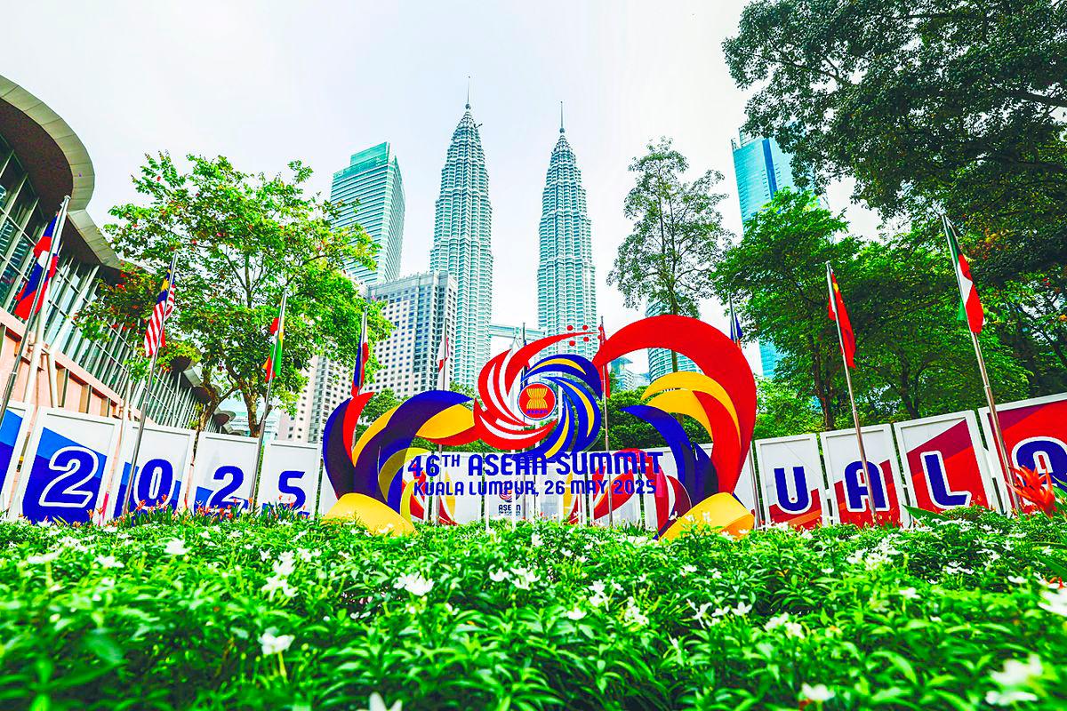 Harmonising currency would eliminate foreign exchange costs, encourage regional investment and boost economic resilience. – BERNAMAPIC