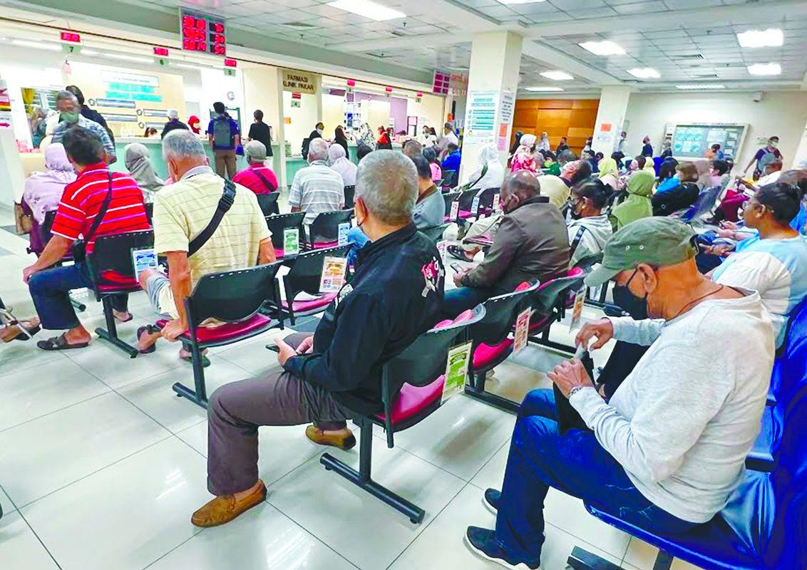 Health experts say problems such as fragmented services, opaque pricing and under-regulated private sector players require sweeping and urgent reforms. – ADIB RAWI YAHYA/THESUN